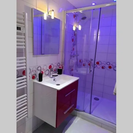 Apartment Nid Douillet F2, Clim, Jardin, Piscine, Parking, 200 M *