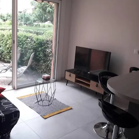 Apartmán L'oasis - T2 Avec Jardin - Piscine - Clim - Parking & A 200m *