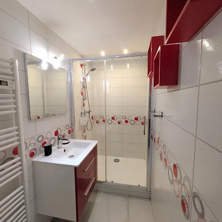 L'oasis - T2 Avec Jardin - Piscine - Clim - Parking&plage à 200m Appartement